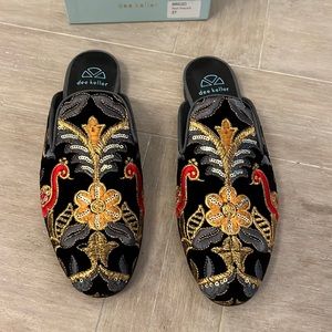🌟 LAST CHANCE 🌟 Dee Keller BRIGID Black Peacock slides Size 37